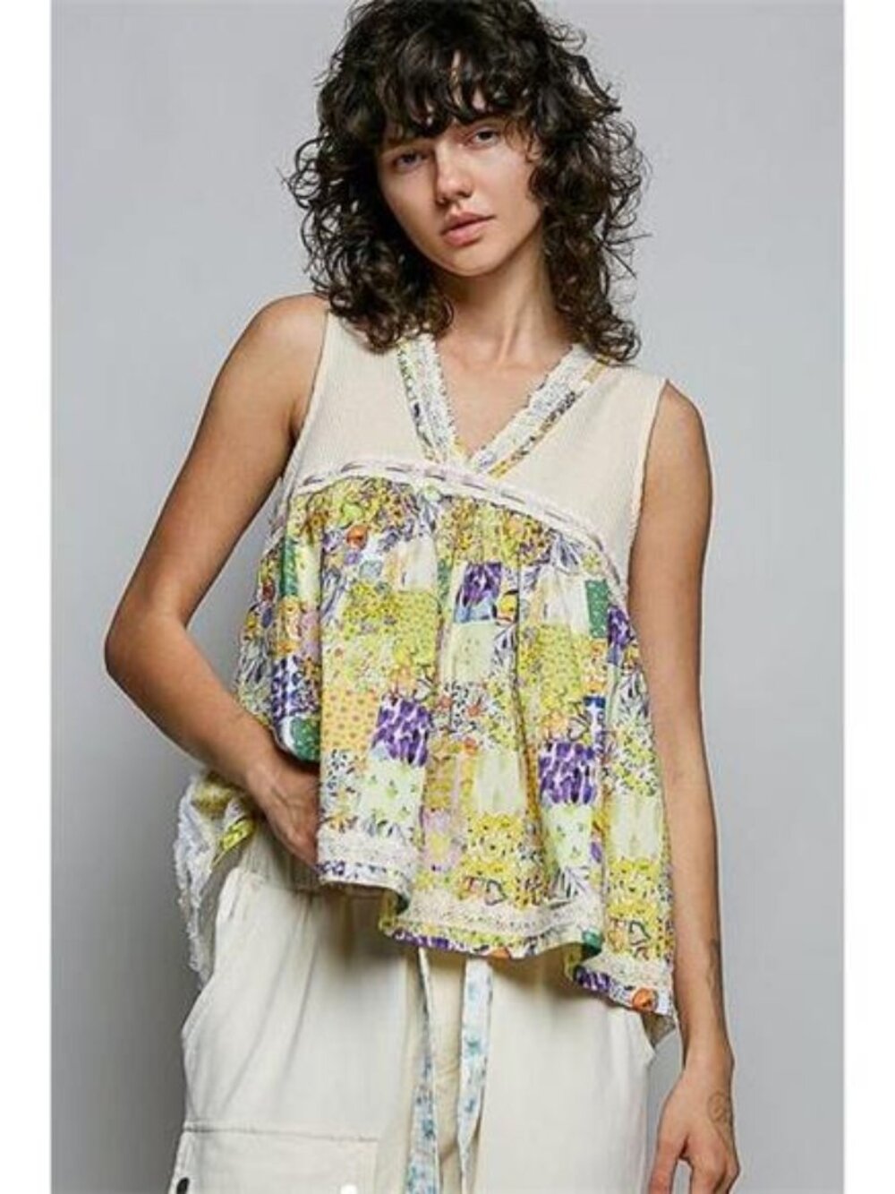 POL Floral V-Neck Sheer Tank with‎ Lace Trim